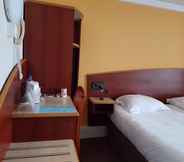 Kamar Tidur 6 Comfort Hotel Etampes