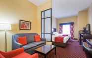 Bedroom 3 Comfort Suites Altoona