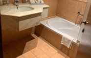 Toilet Kamar 4 Executives Hotel - Olaya