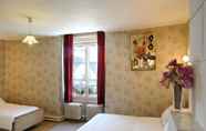 Bedroom 2 Hostellerie du Cheval Blanc
