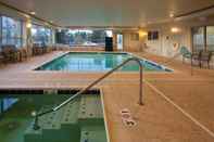 Swimming Pool Hampton Inn & Suites Seattle/Federal Way