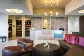 Lobi 4 SpringHill Suites Philadelphia Airport Ridley Park