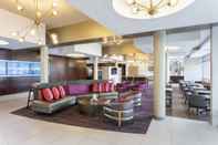 Lobi SpringHill Suites Philadelphia Airport Ridley Park