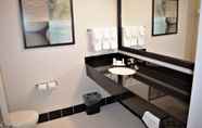 In-room Bathroom 4 Fairfield Inn & Suites by Marriott Sault Ste. Marie