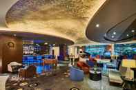 Bar, Kafe, dan Lounge The Qube Hotel