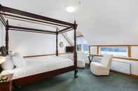 Bedroom Larnach Lodge