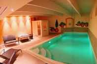 Swimming Pool Brit Hotel Bristol Montbéliard
