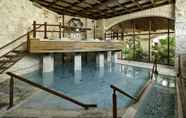 Swimming Pool 5 UNAHOTELS Regina Bari