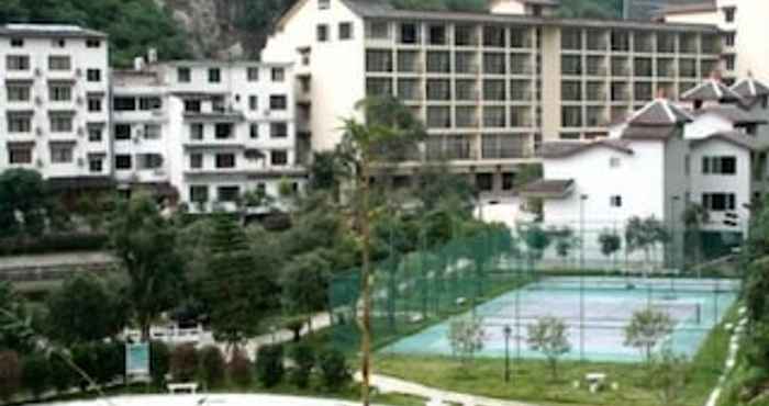 Kolam Renang Yangshuo New West Street International Hotel