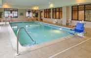 Swimming Pool 4 Hampton Inn Milford