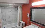 Toilet Kamar 5 Executive Inn