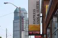 Bangunan Empress Inn and Suites by The Falls