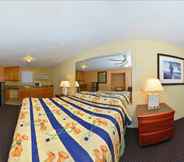 Bedroom 6 Savannah Inn and Suites
