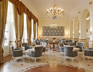 Lobby 2 Hotel Kvarner Palace