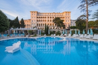 Swimming Pool Hotel Kvarner Palace