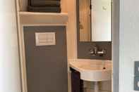 In-room Bathroom Hotel Première Classe La Rochelle Sud - Aytré