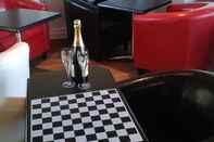 Bar, Kafe, dan Lounge Kyriad Direct Rennes Ouest