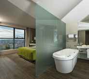 In-room Bathroom 2 Melia Braga Hotel & Spa