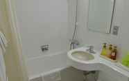 Toilet Kamar 4 Green Hill Hotel Urban