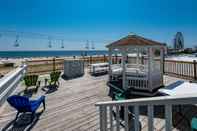 Common Space Boardwalk Hotel Charlee & Beach House Rentals