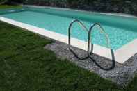 Swimming Pool Sostio a Levante Guest House