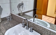 In-room Bathroom 6 Reymar Express