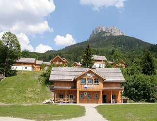 Exterior 2 AlpenParks Hagan Lodge Altaussee