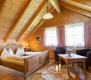 Bedroom 4 AlpenParks Hagan Lodge Altaussee