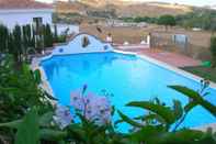 Swimming Pool Hotel Vega De Cazalla