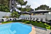 Swimming Pool Hôtel la Tuilière