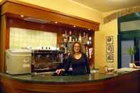 Quầy bar, cafe và phòng lounge Hotel Major Genova