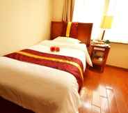 Kamar Tidur 6 Green Tree Inn Zhenjiang Zhongyang Street RT-MART