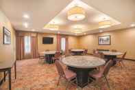 Functional Hall La Quinta Inn & Suites by Wyndham Smyrna TN - Nashville