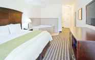 Bedroom 7 La Quinta Inn & Suites by Wyndham Fowler