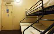 Bedroom 5 London Waterloo Hostel 18-40 YEARS