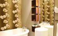 ห้องน้ำภายในห้อง 4 Hotel Samm Bistro Spa - Boutique Class