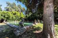 Swimming Pool Chateau de Roussan