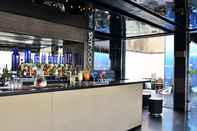 Bar, Kafe dan Lounge Reef Hotel