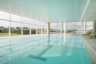 Swimming Pool Sheraton Milan Malpensa Airport Hotel & Conference Center