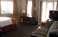 Bedroom 2 Brigantine Inn & Suites