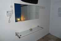 Toilet Kamar Botsis Guest House