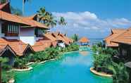 Kolam Renang 2 Kumarakom Lake Resort