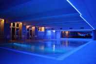 Swimming Pool Hotel PLUS Berlin