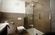 Toilet Kamar 3 Hotel Waldblick