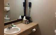 In-room Bathroom 7 Best Express Inn and Suites