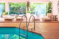 Swimming Pool Hotel Blesius Garten