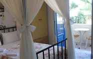 Kamar Tidur 7 Hotel Thira