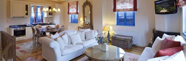 Lobi Zagori Suites Luxury Residences