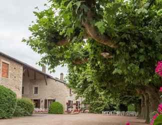 Exterior 2 Hôtel Les Platanes