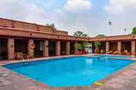 สระว่ายน้ำ Faisalabad Serena Hotel